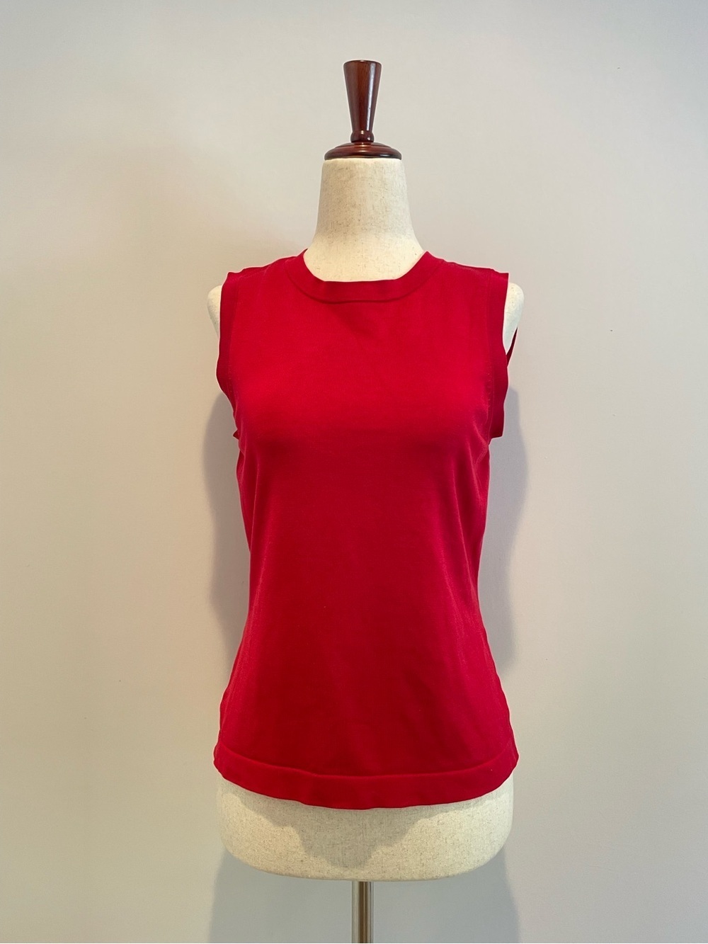 Silk Ann Taylor Red Sleeveless Top EUC - size small